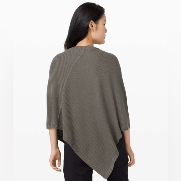 LULULEMON On The Go Poncho Grey Sage OS - Picture 2 of 11